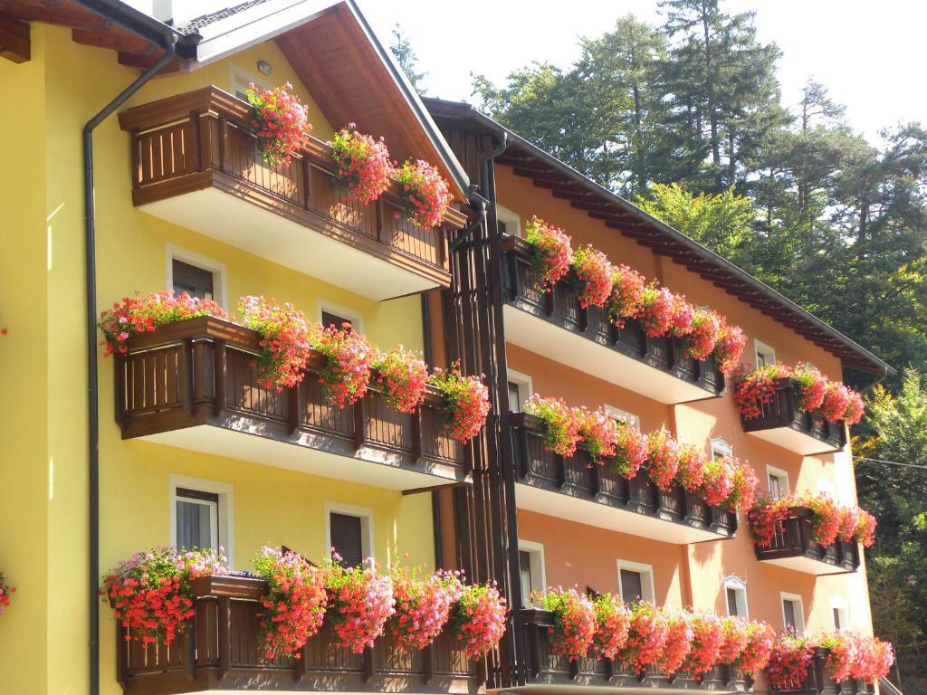 Hotel Miramonti Bedollo الغرفة الصورة